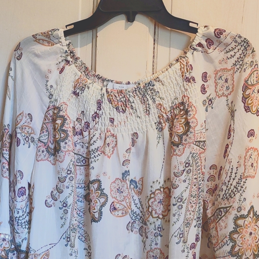 Ladies casual top floral
